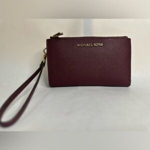 NWOT Michael Kors Jet Set Travel Double Zip Wristlet Merlot Saffiano Leather